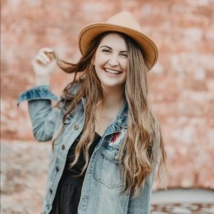 Meet your Posher, Taylor